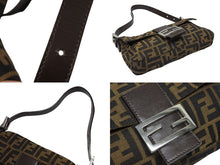 Load image into Gallery viewer, 極美品 FENDI フェンディ マンマバケット ワンショルダーバッグ ズッカ柄 キャンバス レザー ブラウン シルバー金具 中古 4b007731