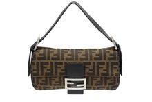 Load image into Gallery viewer, 極美品 FENDI フェンディ マンマバケット ワンショルダーバッグ 505 26424 008 ズッカ柄 キャンバス レザー ブラウン シルバー金具 中古 4b007736