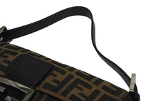 Load image into Gallery viewer, 極美品 FENDI フェンディ マンマバケット ワンショルダーバッグ 505 26424 008 ズッカ柄 キャンバス レザー ブラウン シルバー金具 中古 4b007736