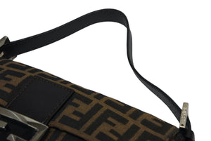 極美品 FENDI フェンディ マンマバケット ワンショルダーバッグ 505 26424 008 ズッカ柄 キャンバス レザー ブラウン シルバー金具 中古 4b007736