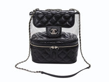 Load image into Gallery viewer, 極美品 CHANEL シャネル チェーンショルダーバッグ A57826 25番台 ココマーク キルティング カーフスキン PVC ブラック シルバー金具 中古 4b007743