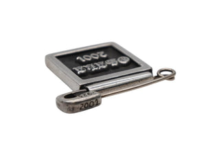 CHROME HEARTS クロムハーツ フレームド ピンバッチ 2001年 大阪限定 シルバー925 9,0g 美品 中古 4b007766