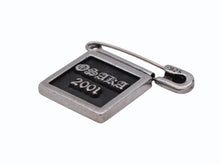 Load image into Gallery viewer, CHROME HEARTS クロムハーツ フレームド ピンバッチ 2001年 大阪限定 シルバー925 9,0g 美品 中古 4b007766