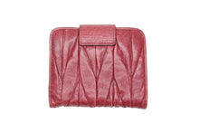 Load image into Gallery viewer, MIUMIU ミュウミュウ コンパクトウォレット 二つ折り財布 マテラッセ キルティング ボルドー シルバー金具 美品 中古 4b007780