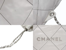 Load image into Gallery viewer, CHANEL シャネル CHANEL22 チェーンショルダーリュック ラージ 2WAY AS3313 ランダム番台 カーフ ココマーク ホワイト 美品 中古 4b007871