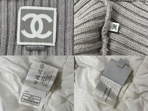 極美品 CHANEL シャネル スポーツライン 切り替え ニットダウンジャケット P16399W02678 サイズ38 ココマーク ホワイト グレー 中古 4b007888