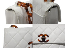 Load image into Gallery viewer, CHANEL シャネル マトラッセ シングルフラップ シングルチェーン トータスシェル ショルダーバッグ ラムスキン ホワイト 美品 中古 4b007942