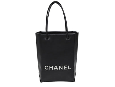 極美品 CHANEL シャネル スモール トート エッセンシャル 12番台 A46880 ラムスキン ロゴ ブラック シルバー金具 中古 4b007948