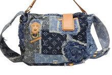 Load image into Gallery viewer, 極美品 LOUIS VUITTON ルイヴィトン パッチワーク ポスティ メッセンジャーバッグ M95374 モノグラムデニム ブルー 中古 4b008049