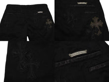 Load image into Gallery viewer, 極美品 CHROME HEARTS クロムハーツ CARPENTER カーペンター パンツ サイズ36 クロスボール セメタリー カモ柄 クロスパッチ 中古 4b008052