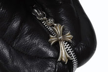 Load image into Gallery viewer, 極美品 CHROME HEARTS クロムハーツ 3D CH PLUS PILLOW LEATHER 3D CHプラス レザークッション ブラック シルバー925 中古 4b008089