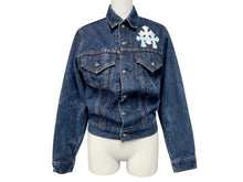Load image into Gallery viewer, 極美品 CHROME HEARTS クロムハーツ × LEVI&#39;S リーバイス デニムジャケット フローラル クロスパッチ デニムジャケット サイズ10Y 中古 4b008137