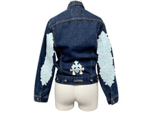 Load image into Gallery viewer, 極美品 CHROME HEARTS クロムハーツ × LEVI&#39;S リーバイス デニムジャケット フローラル クロスパッチ デニムジャケット サイズ10Y 中古 4b008137