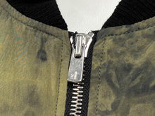 Load image into Gallery viewer, 新品未使用 FFFPOSTALSERVICE トリプルエフポスタルサービス MA-1 Bomber Vest ボンバーベスト サイズ表記なし タイダイ柄 中古 4b008158