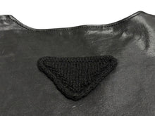 Load image into Gallery viewer, PRADA プラダ ベルテッドプルオーバー レザーベスト UPC194 サイズ48 カーフスキン トライアングルパッチ ブラック 美品 中古 4b008195