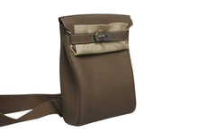 Load image into Gallery viewer, 新品未使用 エルメス HERMES ケリーアッカドPM W刻印 ワンショルダーバッグ エトゥープ シルバー金具 中古 4b008245