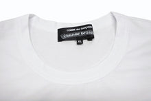 Load image into Gallery viewer, 新品未使用 CHROME HEARTS クロムハーツ × COMME des GARCONS コムデギャルソン 半袖Tシャツ ZI-T001 サイズXL DSM限定 22AW 中古 4b008448