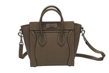 Load image into Gallery viewer, CELINE セリーヌ ハンドバッグ ショルダーバッグ 2way ラゲージナノショッパー カーフ メタルブラック金具 ベージュ 美品 中古 4b008495