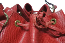 画像をギャラリービューアに読み込む, LOUIS VUITTON ルイヴィトン プチノエ ショルダーバッグ M44107 レッド エピレザー ゴールド金具 良品 中古 4b008563