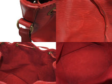 画像をギャラリービューアに読み込む, LOUIS VUITTON ルイヴィトン プチノエ ショルダーバッグ M44107 レッド エピレザー ゴールド金具 良品 中古 4b008563