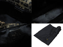 Load image into Gallery viewer, 極美品 FENDI フェンディ ミニクロワッサン ハンドバッグ 108BK00301 ズッキーノ柄 ブラック ゴールド キャンバス ブラック金具 中古 4b008565