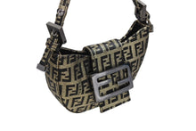 Load image into Gallery viewer, 極美品 FENDI フェンディ ミニクロワッサン ハンドバッグ 108BK00301 ズッキーノ柄 ブラック ゴールド キャンバス ブラック金具 中古 4b008565