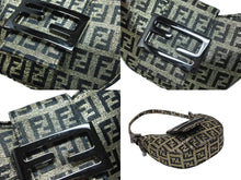 Load image into Gallery viewer, 極美品 FENDI フェンディ ミニクロワッサン ハンドバッグ 108BK00301 ズッキーノ柄 ブラック ゴールド キャンバス ブラック金具 中古 4b008565