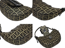 Load image into Gallery viewer, 極美品 FENDI フェンディ ミニクロワッサン ハンドバッグ 108BK00301 ズッキーノ柄 ブラック ゴールド キャンバス ブラック金具 中古 4b008565