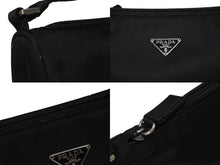 Load image into Gallery viewer, PRADA プラダ アクセサリーポーチ ブラック ナイロン レザー ハンドバッグ トライアングルロゴ 美品 中古 4b008581