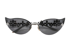 Load image into Gallery viewer, 限定1000本 極美品 LOUIS VUITTON ルイヴィトン キャッツアイ サングラス スワロフスキー 75BR6 サイズ 67□17 135 中古 4b008599