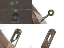 Load image into Gallery viewer, HERMES エルメス SHOULDER KELLY ショルダーケリー ショルダーバッグ トリヨンクレマンス エトゥープ シルバー金具 □M刻印 美品 中古 4b008627