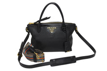 Load image into Gallery viewer, 極美品 PRADA プラダ ヴィテロダイノ 2WAY ハンドバッグ 1BA111 ブラック レザー ゴールド金具 中古 4b008637