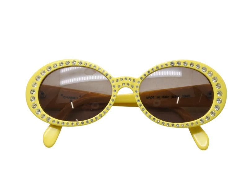 極美品 CHANEL シャネル オーバル サングラス アイウェア 05256 30858 ココマーク ラインストーン イエロー 中古 4b008682
