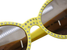 Load image into Gallery viewer, 極美品 CHANEL シャネル オーバル サングラス アイウェア 05256 30858 ココマーク ラインストーン イエロー 中古 4b008682