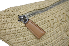 Load image into Gallery viewer, 極美品 PRADA プラダ 24SS クロシェ ベルトバッグ 定価264,000 ラフィア ベージュ ブラウン シルバー金具 中古 4b008795
