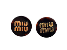 画像をギャラリービューアに読み込む, 極美品 MIUMIU ミュウミュウ イヤリング べっ甲カラー ブラウン ゴールド ロゴ金具 中古 4b008822