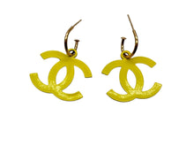 画像をギャラリービューアに読み込む, 極美品 CHANEL シャネル ココマーク スイング ロゴ 両耳 ピアス 03S刻印 6.0g イエロー ゴールド金具 中古 4b008833