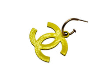 画像をギャラリービューアに読み込む, 極美品 CHANEL シャネル ココマーク スイング ロゴ 両耳 ピアス 03S刻印 6.0g イエロー ゴールド金具 中古 4b008833