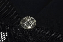 画像をギャラリービューアに読み込む, 新品未使用 CHROME HEARTS クロムハーツ TRUCKER CAP トラッカーキャップ セメタリーレザーパッチ メッシュキャップ ブラック 中古 4b008861