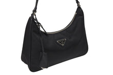 Load image into Gallery viewer, 極美品 PRADA プラダ ホーボー ワンショルダー RE-EDITION 2005 トライアングルロゴ ブラック ナイロン シルバー金具 1NE204 中古 4b008878