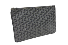 Load image into Gallery viewer, GOYARD ゴヤール セナMM クラッチバッグ ヘリンボーン柄 グレー PVC レザー シルバー金具 美品 中古 4b008888