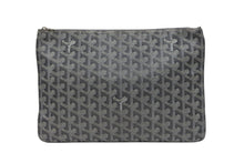 Load image into Gallery viewer, GOYARD ゴヤール セナMM クラッチバッグ ヘリンボーン柄 グレー PVC レザー シルバー金具 美品 中古 4b008889