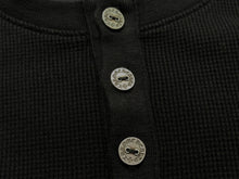 Load image into Gallery viewer, 極美品 CHROME HEARTS クロムハーツ SAILIN ON THRML サーマル長袖Tシャツ サイズM ブラック セメタリークロス刺繍 中古 4b008915