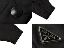 Load image into Gallery viewer, 極美品 PRADA プラダ 20SS ナイロンアノラックジャケット SGB407 S201 I18 FRANK OCEAN着用 トライアングルロゴ ブラック サイズL 中古 4b008952