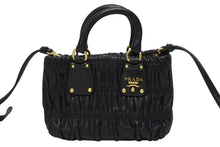 Load image into Gallery viewer, PRADA プラダ プリーツデザイン 2WAY ミニハンドバッグ ショルダーバッグ ロゴ レザー ブラック ゴールド金具 美品 中古 4b008959