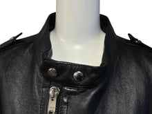 Load image into Gallery viewer, 極美品 CELINE セリーヌ シングルライダース ジャケット 2EH95619V.38NO イタリア製 ラムレザー ブラック シルバー金具 中古 4b009014
