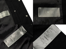 Load image into Gallery viewer, 極美品 Christian Dior クリスチャンディオール 24SS Varsity Jacket スタジャン 443L430A6105 サイズ54 スウェード ブラック 中古 4b009025