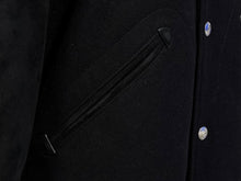 Load image into Gallery viewer, 極美品 Christian Dior クリスチャンディオール 24SS Varsity Jacket スタジャン 443L430A6105 サイズ54 スウェード ブラック 中古 4b009025