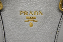 Load image into Gallery viewer, PRADA プラダ トートバッグ ブランドロゴ 1BG043 ルーマニア製 レザー グレー ゴールド金具 美品 中古 4b009063