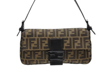 Load image into Gallery viewer, FENDI フェンディ マンマバケット ワンショルダーバッグ ズッカ柄 キャンバス レザー ブラウン ブラック ガンメタ金具 美品 中古 4b009075